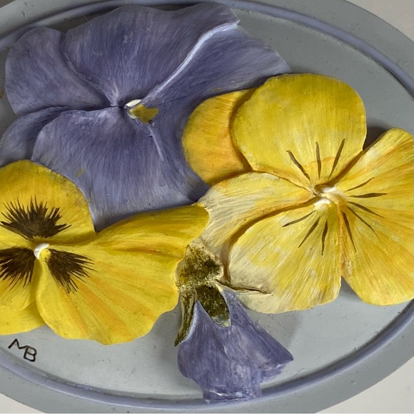 Hallmark Marjolein Bastin Nature’s Sketchbook Trinket Box Pansies Floral Oval - Picture 4 of 15